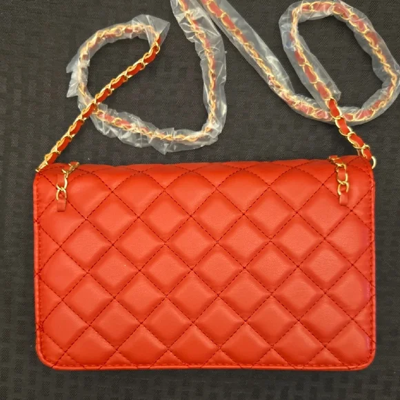 Badgley Mischka Red Quilted Shoulder Bag - Picture 2 of 6